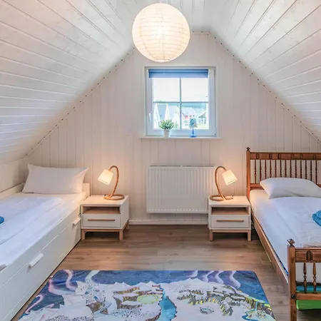 2 Bedroom Lovely In Dom wakacyjny Zerpenschleuse