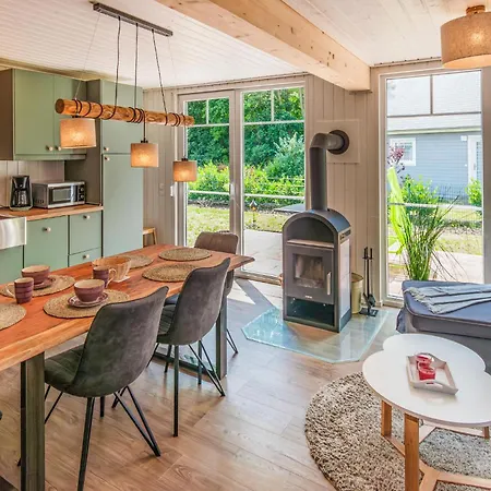 Dom wakacyjny 2 Bedroom Lovely In Zerpenschleuse