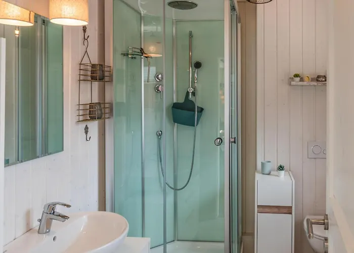 2 Bedroom Lovely In Дом отдыха Zerpenschleuse